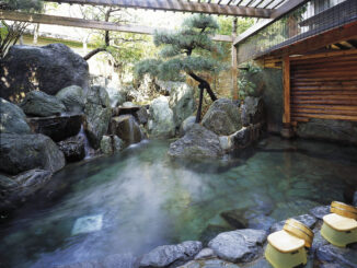 Izutuya kettle hot spring open-air bath "Hana no Yu"