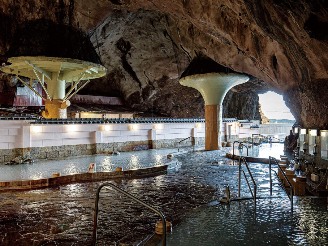 Hotel Urashima large cave bath "Bokido"