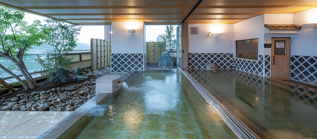 Photo: Open-air bath "Kura no Yudono"