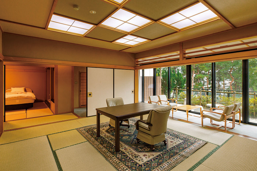 Image: Phoenix Wing special room with bed