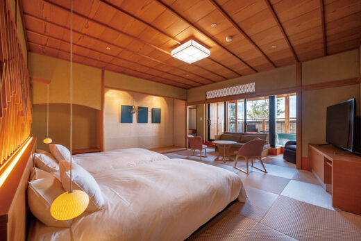Photo: "Tokiwasureriza" guest room with an open-air hot spring bath