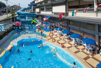 Image: 150m water slide and garden pool (summer)