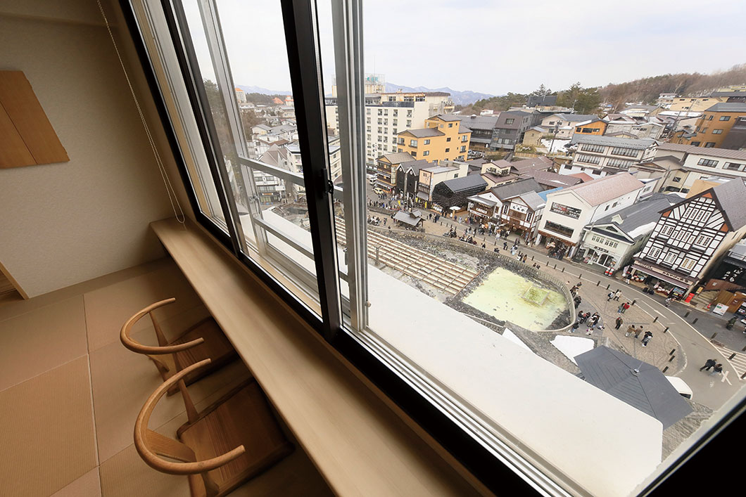 Image: Executive room facing the Yubatake
