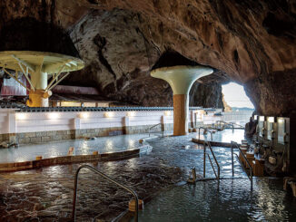 Image: Large cave bath "Boukido"