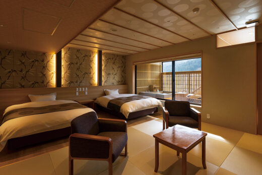 Image: Special room "Miyabi" with open-air bath at Izutuya hot spring source