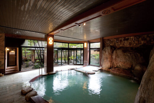 Photo: Izutuya Oiwa Bath "Kannon no Yu"