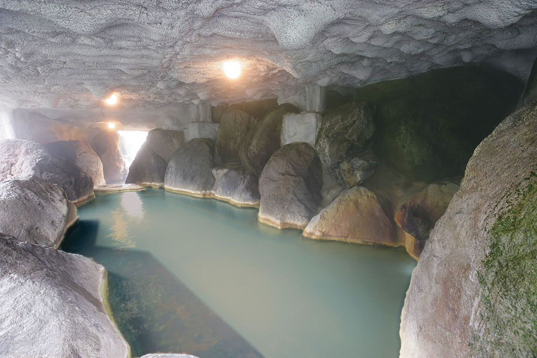 Image: Okuhida Garden Cave