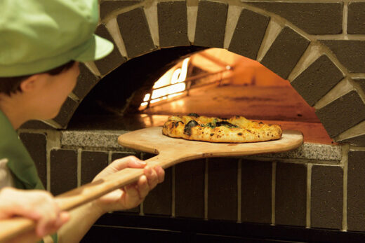 Image: Dinner buffet: Stone-baked pizza