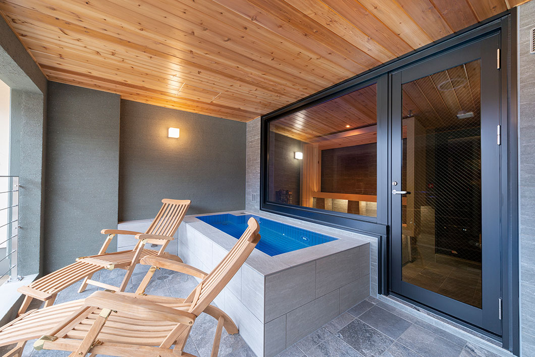 Photo: Guest room with private panoramic sauna (cold bath)