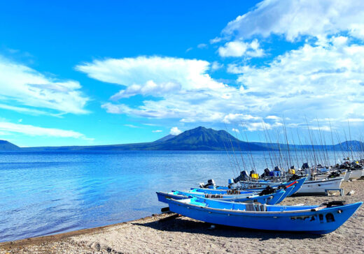 Image: Fishing boat on Lake Shikotsu