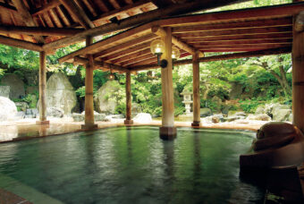 Image: Open-air bath "Hiakari no Yu"