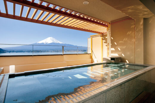Image: Guest room with open-air bath