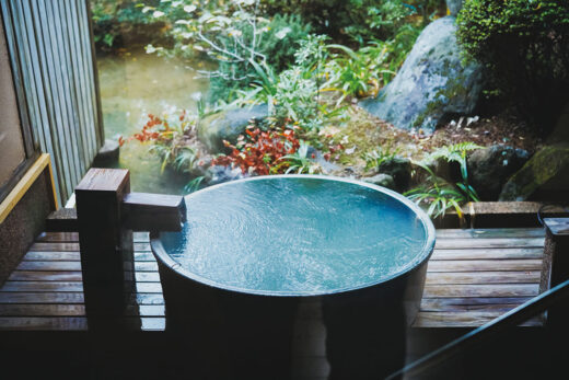 Image: Shigaraki ware bath