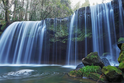 Kurokawa Onsen and Nabegataki Falls