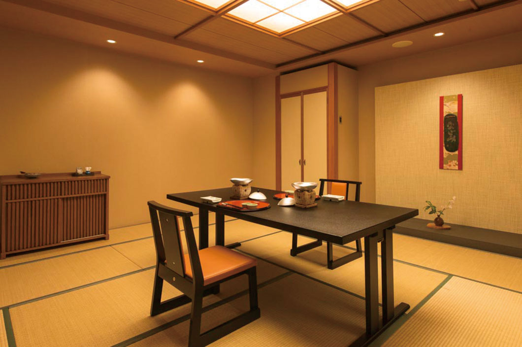 画像：いなとり荘椅子席個室※夕食会場イメージ※