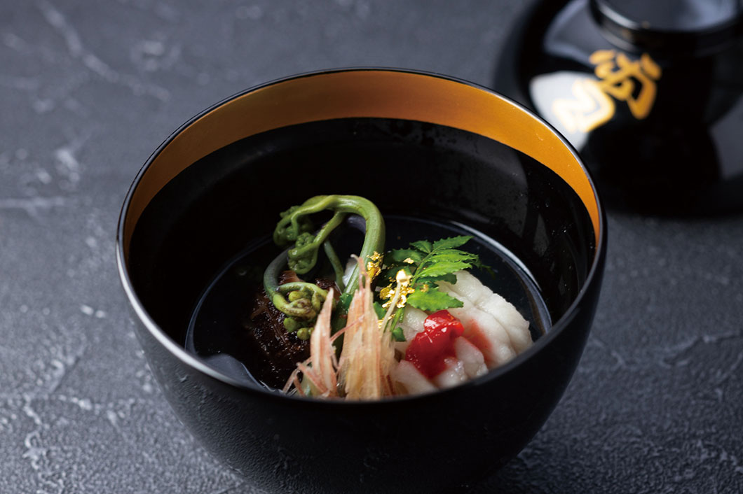 画像：季節感あふれる懐石料理