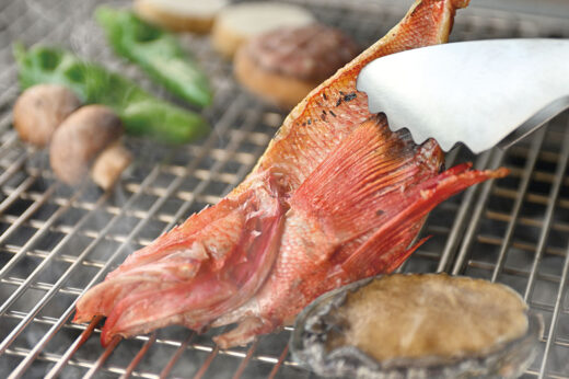画像：炉端焼きで好みの味に、道産きんき（イメージ）。