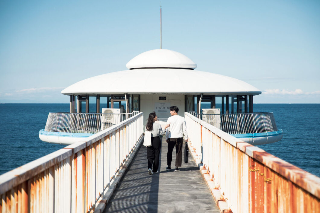 白浜海中展望塔