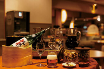 画像：ロビーラウンジ「湊てらす」