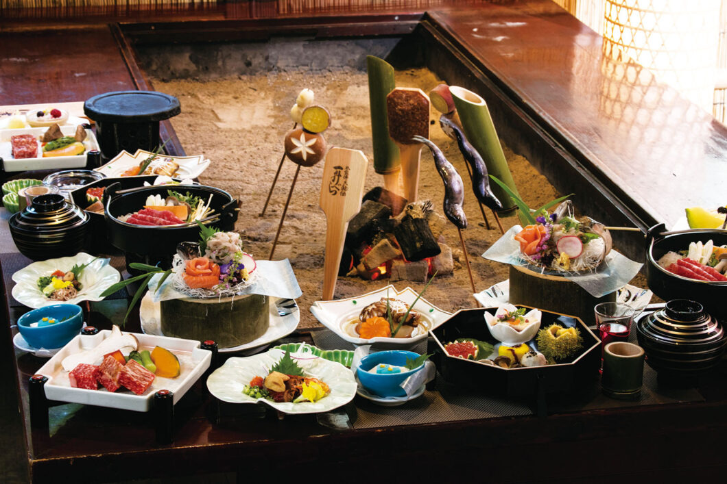 名物「囲炉裏焼き」とそれを囲む会席料理
