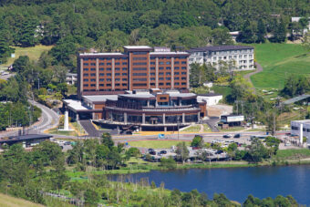 池の平ホテル外観