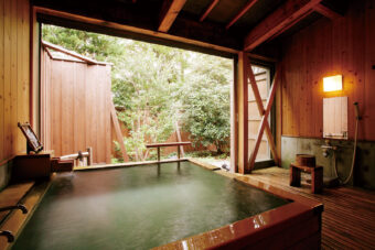竹取（木と石の湯）